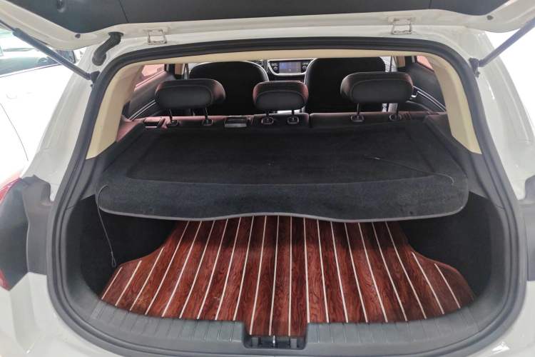 Used Geely Auto Emgrand GS 2016 Elegant Edition 1.3T Automatic LingShang Model Trunk