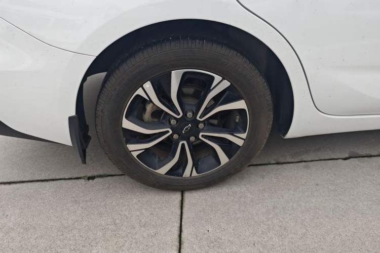 Used Chevrolet Monza 2020 Light Hybrid RS 330T Automatic Comfort Edition Right Rear Wheel Hub