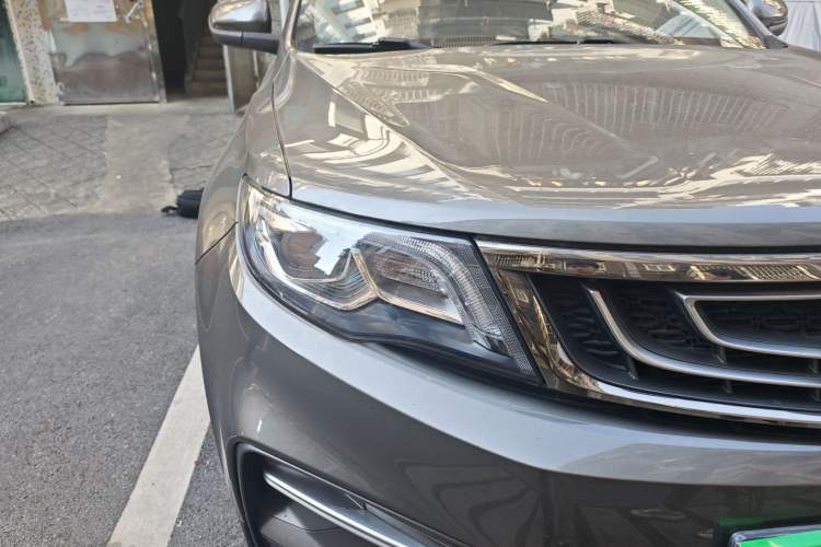 Used Geely Auto Emgrand X7 Sport 2018 1.8TD Automatic Two-Wheel Drive Smart Connect 4G Internet Edition
