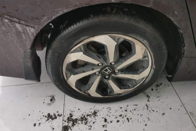 Used Honda Accord 2016 2.4L Luxury Edition Right Rear Wheel Hub