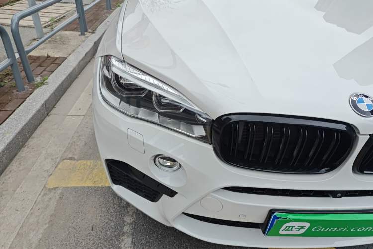 Used BMW X6 M 2015 X6 M Right Front Headlight