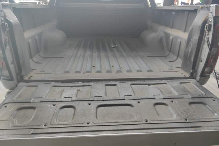 Used Great Wall Poer 2023 2.0T Commercial Version Automatic Diesel 4x4 Elite Long-Box GW4D20M
