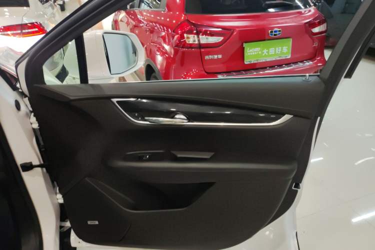 Used Cadillac XT5 2021 2.0T Two-Wheel Drive Luxury Version