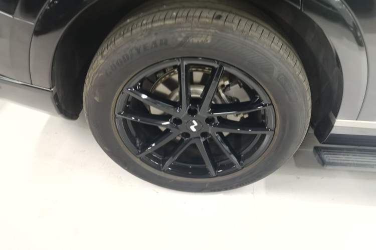 Used ONVO Luxeed L90 2025 Model—Max Six-Seater Version Exterior 5