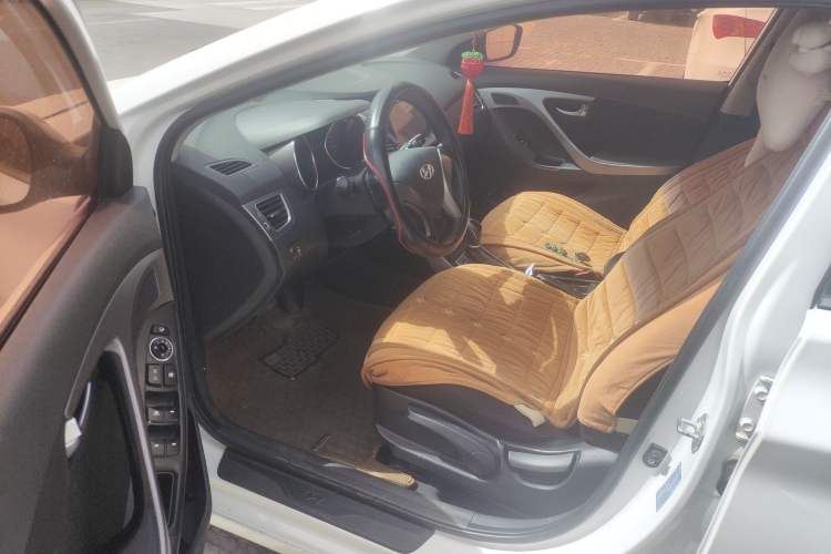 Used Hyundai Elantra (5th Generation / Langdong) 2015 1.6L Automatic Leading Model