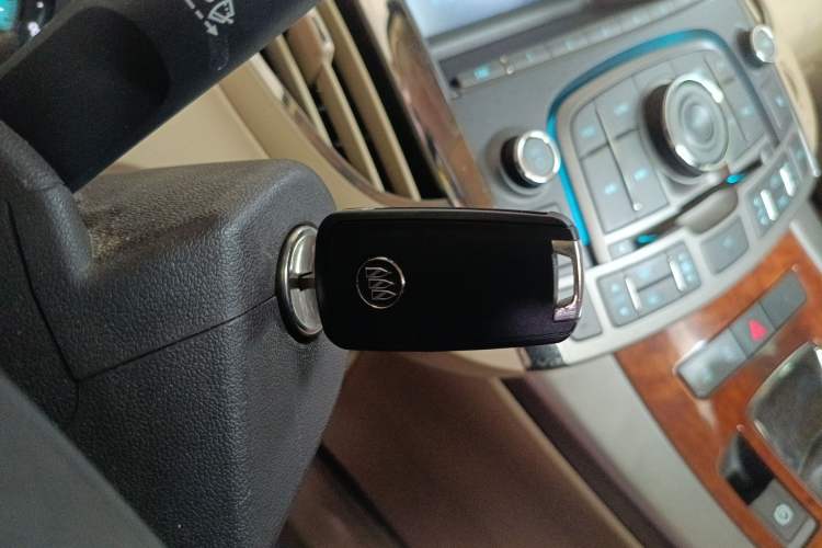 Used Buick LaCrosse 2012 2.4L SIDI Elegant Edition Vehicle Key