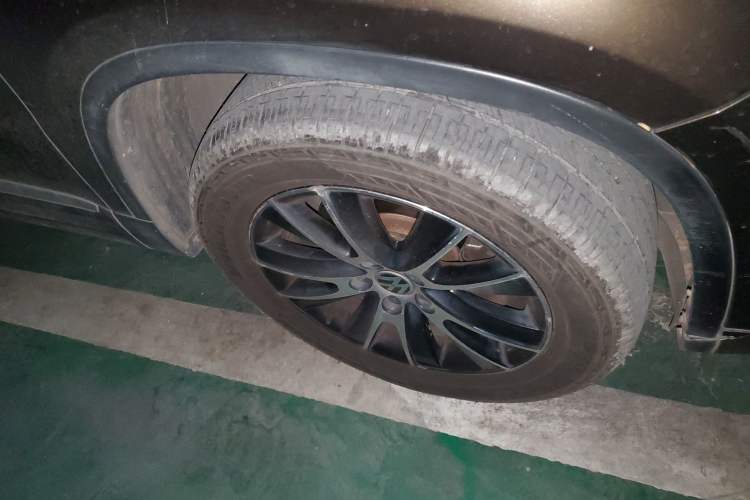 Used Volkswagen Tiguan 2016 300TSI Automatic All-Wheel Drive Luxury Edition Right Front Wheel Hub