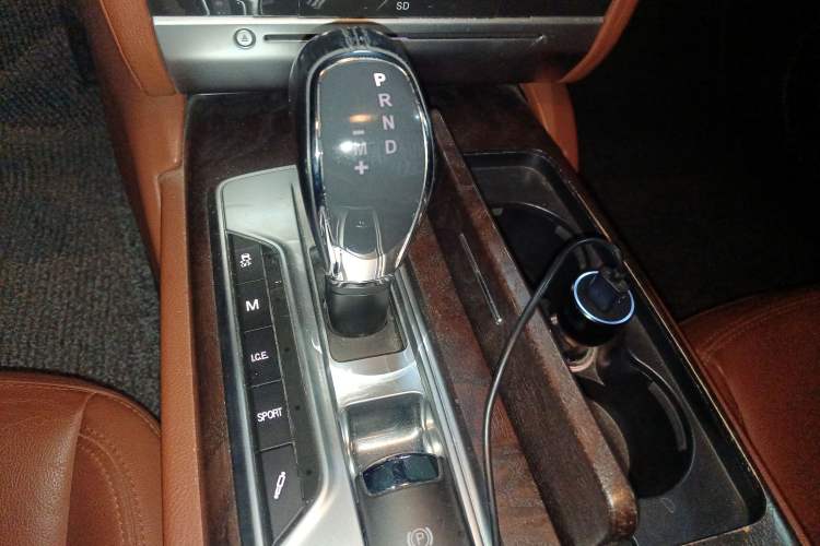 Used Maserati President 2013 3.0T Standard Model Gear Lever