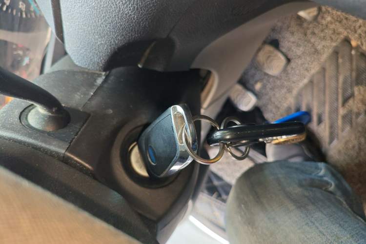 Used Ford Transit 2017 2.0T Diesel Multi-Function Commercial Vehicle Mid-Drive Mid-Roof China V Standard Vehicle Key