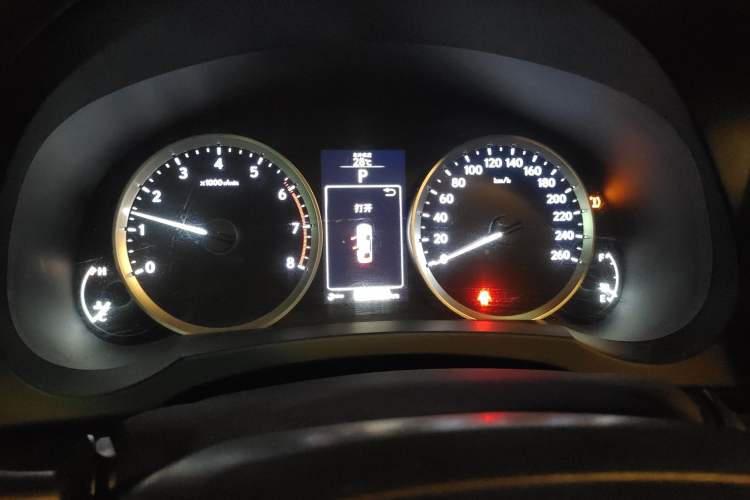 Used Lexus IS 2015 200T Leading Edition