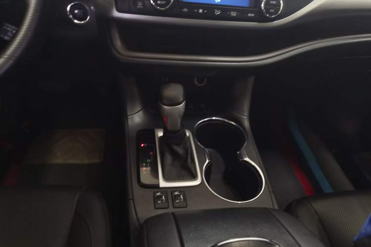 Used Toyota Highlander 2017 2.0T Four-Wheel Drive Luxury Edition 7 Seats
