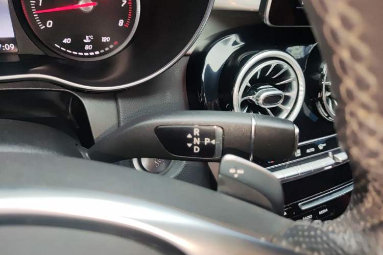 Used Mercedes-Benz C-Class 2017 C 200 Sport Edition Gear Lever