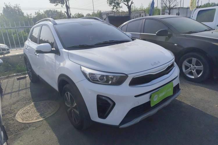 Used Kia kx1 Stonic 2021 1.4L CVT Fun Edition Front Right 45 Deg
