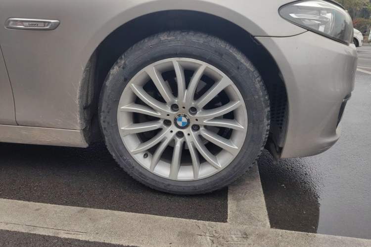 Used BMW 5 Series 2014 525Li Luxury Design Package
