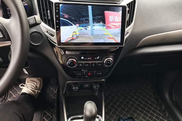 Used CHANGAN CS15 2016 1.5L Automatic Fashion Edition Audio And AC Panel