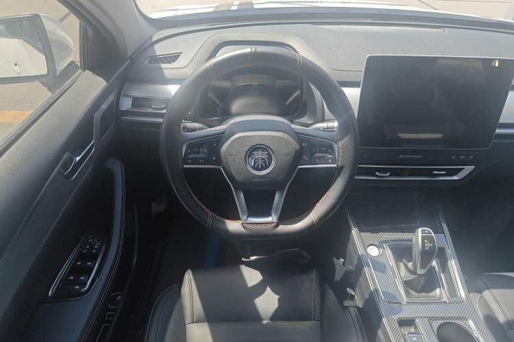 Used BYD Qin Pro 2019 Super Edition 1.5TI Automatic Smart Connect Enjoyment Model China VI Standard Steering Wheel