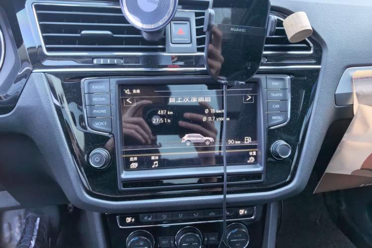 Used Volkswagen Tiguan L 2017 330TSI Automatic Two-Wheel Drive Luxury Edition Audio And AC Panel