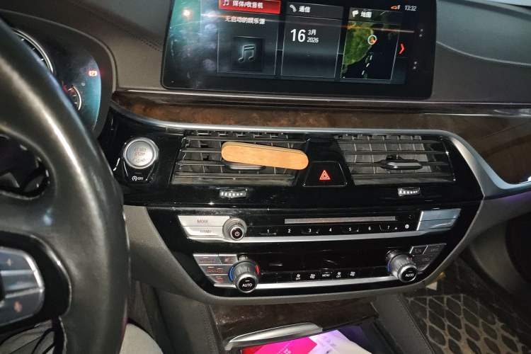 Used BMW 5 Series 2018 525Li Luxury Package