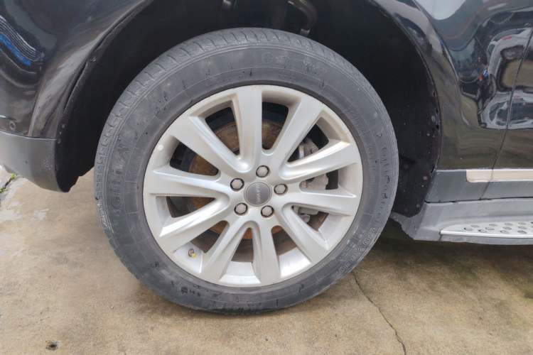 Used Haval H8 2015 2.0T Two-Wheel-Drive Luxury Version Left Front Wheel Hub