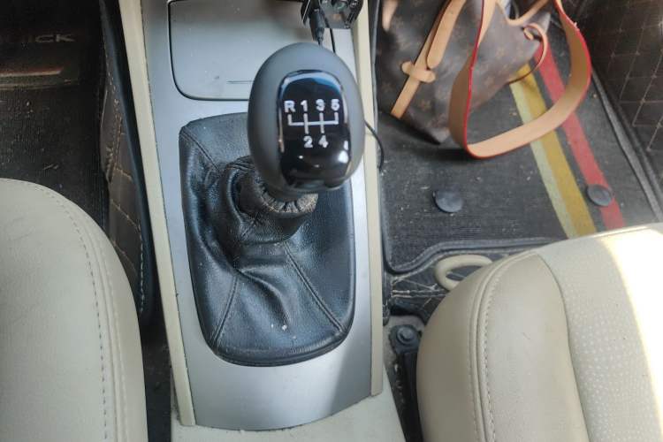 Used Buick Excelle 2013 1.5L Manual Classic Model