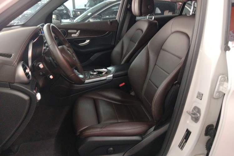 Used Mercedes-Benz GLC 2016 GLC 300 4MATIC Dynamic Model