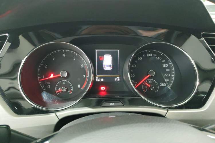 Used Volkswagen Touran 2016 Volkswagen Touran L 280TSI DSG Luxury Edition Instrument Cluster