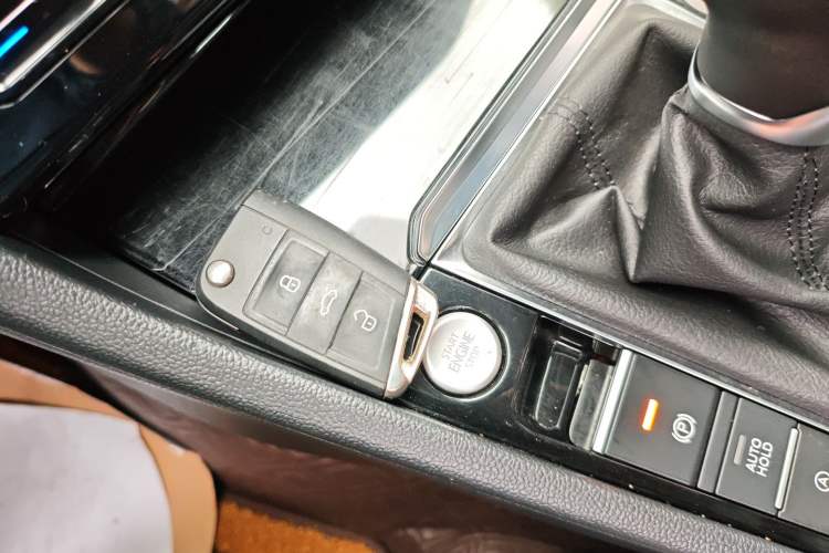 Used Volkswagen Sagitar 2020 280TSI DSG Luxury Version China VI Standard Vehicle Key