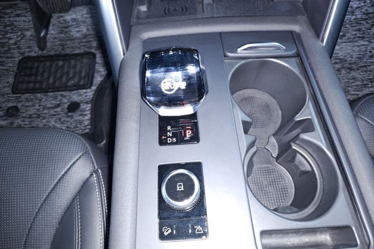 Used Land Rover Discovery 2024 360 PS S