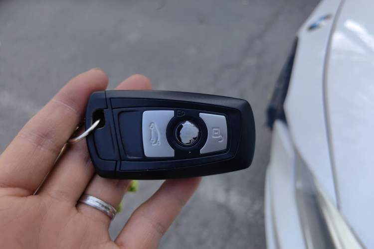 Used BMW 3 Series 2013 320i Sport Edition Vehicle Key