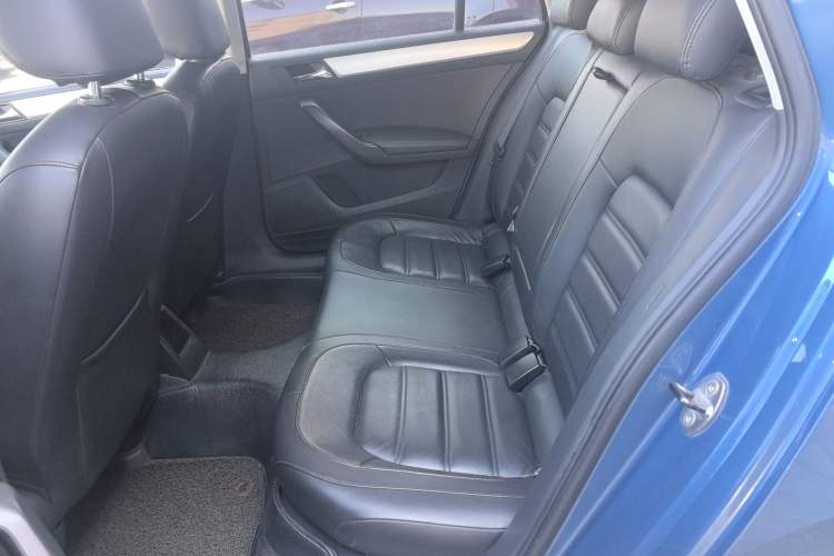 Used Skoda Rapid Spaceback 2014 1.6L Automatic Enjoyment Edition