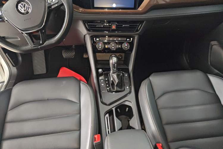 Used Volkswagen Tharu 2020 280TSI Two-Wheel Drive Comfort Edition China VI Standard Gear Lever