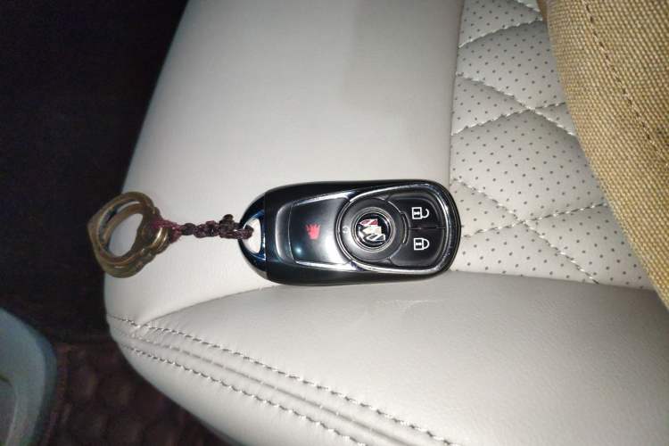 Used Buick GL8 2022 Land Cruiser Executive Class 652T Comfort Model
