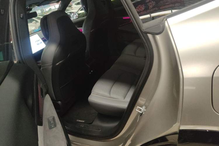 Used Lynk & Co 08 EM-P 2023 220km All-Wheel-Drive Performance Halo