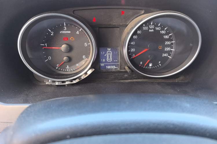 Used Haval H6 2014 Sport Edition 2.0T Diesel Manual Two-Wheel-Drive Elite Model Odometer Close Up