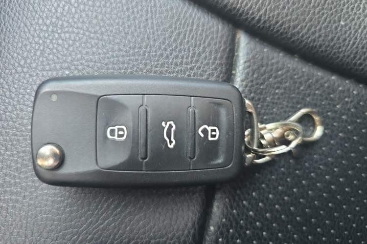 Used Volkswagen Lavida 2015 1.6L Automatic Fashion Edition Vehicle Key