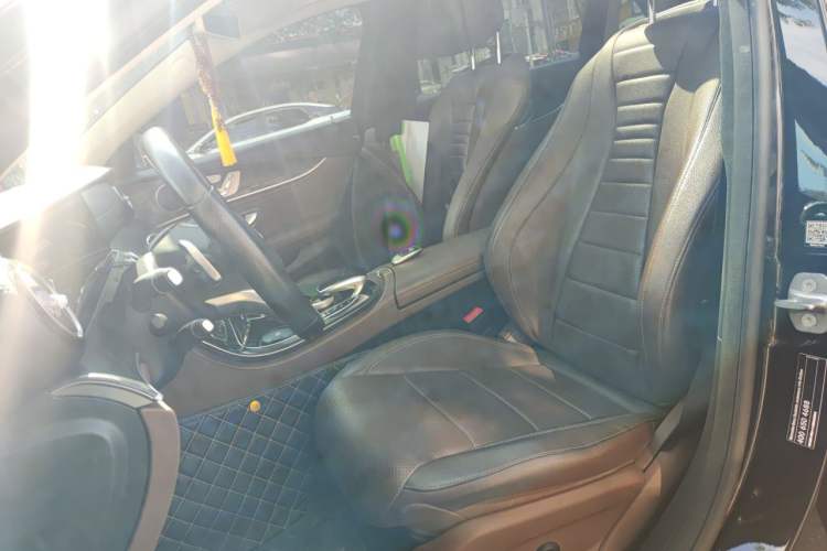 Used Mercedes-Benz E-Class 2017 E 300 L Sporty and Stylish Model
