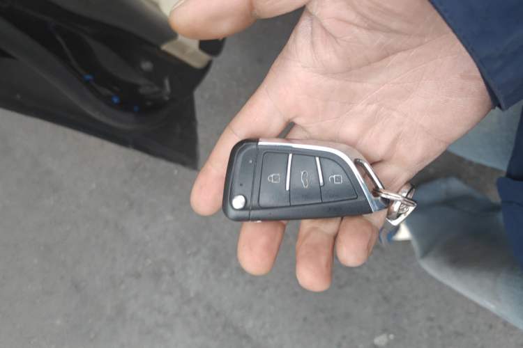 Used Hyundai Elantra 2011 1.6L Manual Comfort Version Vehicle Key