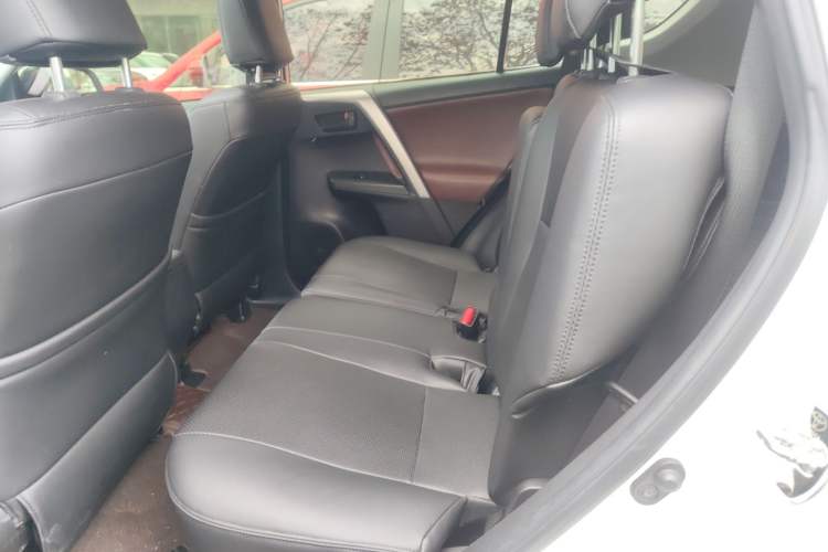 Used Toyota RAV4 2019 2.0L CVT Two-Wheel Drive Pioneer Edition China V Standard
