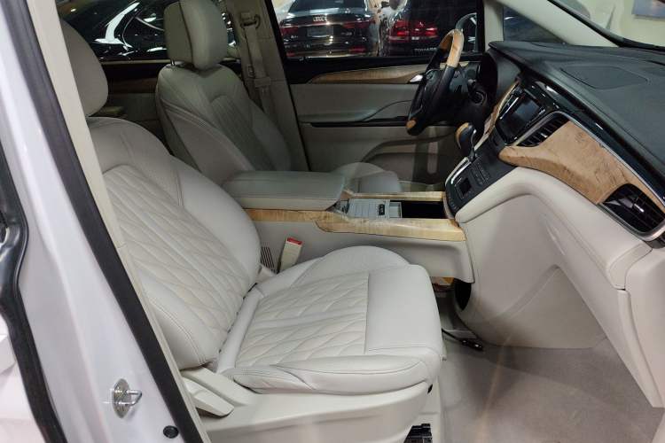 Used Buick GL8 2018 ES 28T Comfort Model China VI Standard