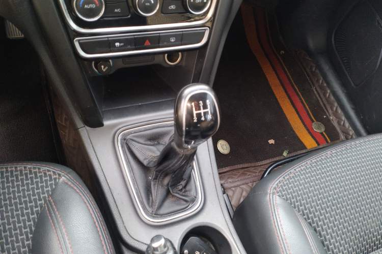 Used Chery Tiggo 3 2016 1.6L Manual ZhiShang Edition Gear Lever