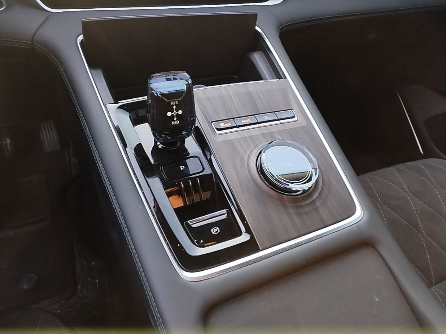 Geely Auto Monjaro L 2025 Dongfang Yao 2.0TD Automatic Lanxing Edition — снимка 16