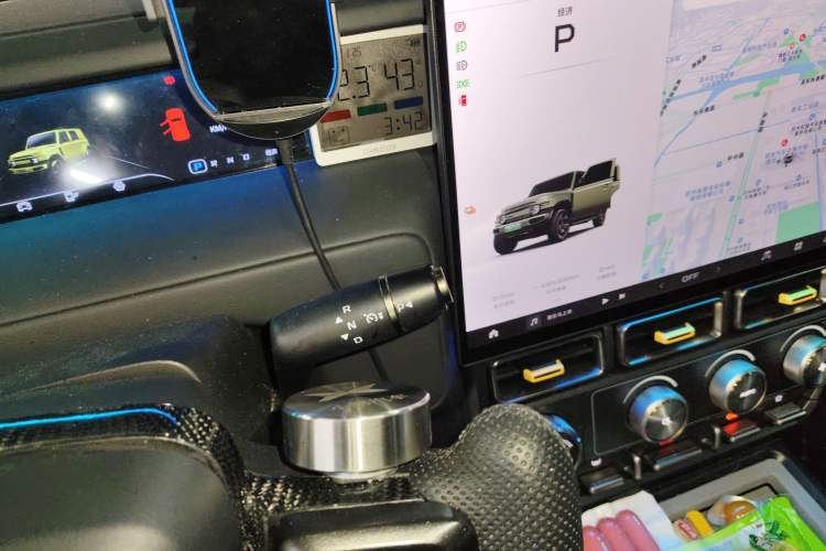 Used iCAR V23 2025 501 Four-Wheel Drive Intelligent Driving Version
