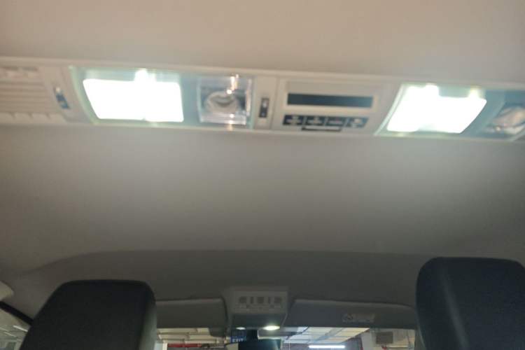 Used Volkswagen Multivan 2017 2.0 TSI Two-Wheel Drive Luxury Edition 7 Seats
