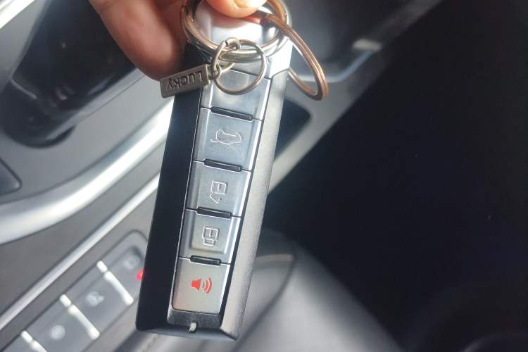 Used Wey VV6 2020 2.0T Two-Wheel Drive Smart Enjoyment+
