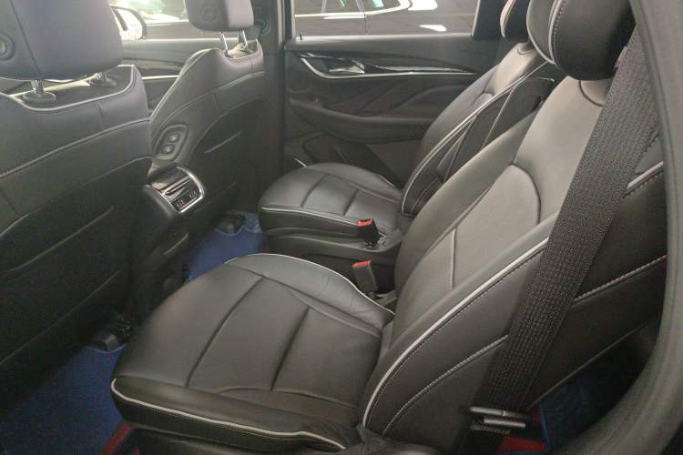 Used Buick Enclave 2022 652T 4x4 Prestige Flagship 6-Seater Interior 4