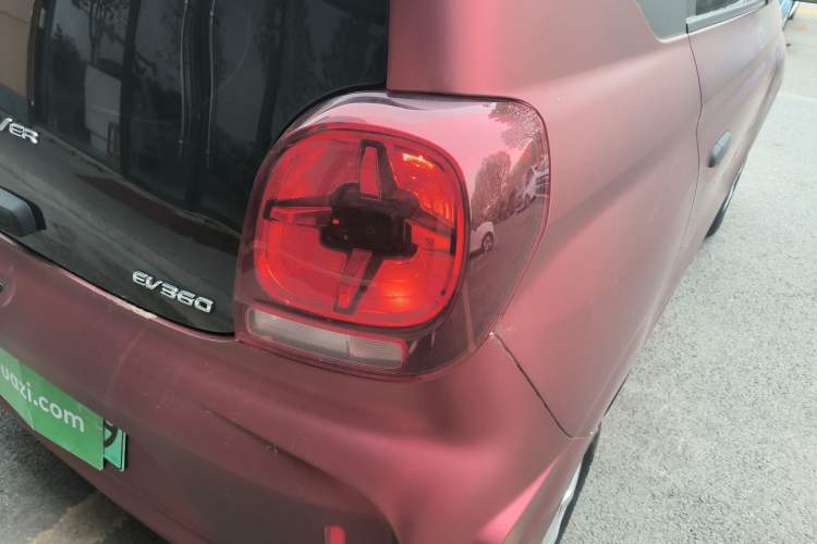 Used Roewe Clever 2021 302 km New Four-Seater Super-Efficient Version
