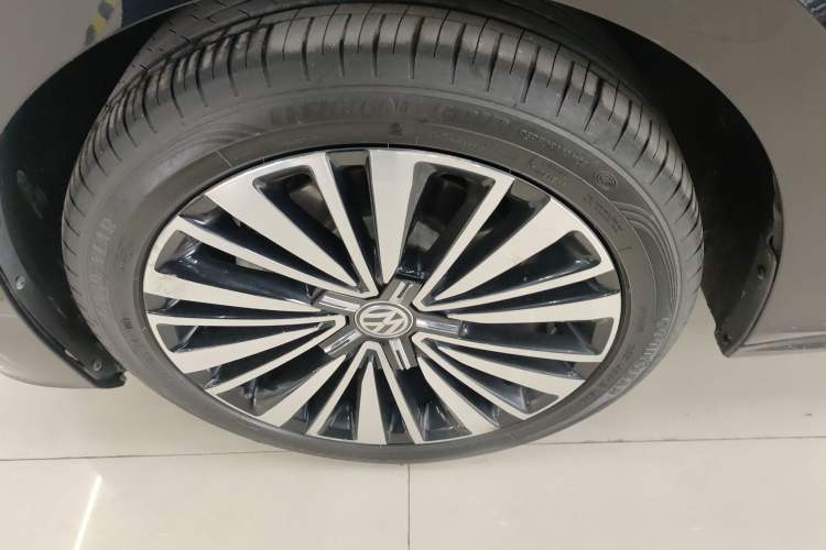 Used Volkswagen Passat 2019 330TSI Luxury Edition China VI Standard
