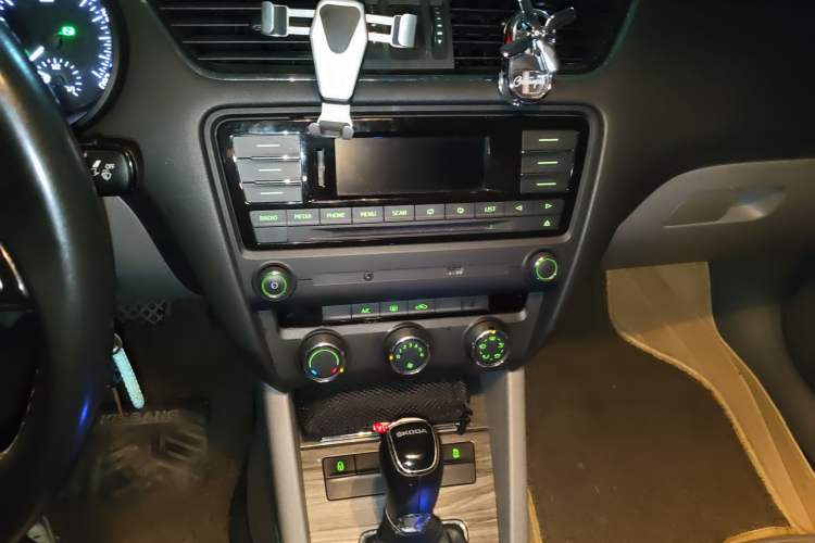 Used Skoda Octavia 2015 1.6L Automatic Yijun Edition
