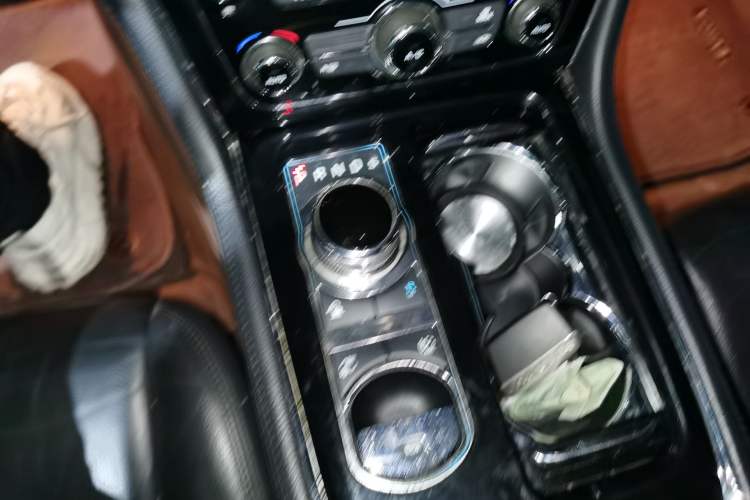 Used Jaguar XJ 2016 XJL 2.0T Two-Wheel-Drive Elegant Business Edition