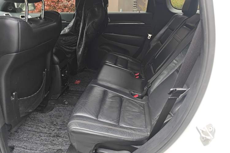 Used Jeep Grand Cherokee 2016 3.0L Comfort Navigation Edition Left Rear Seat